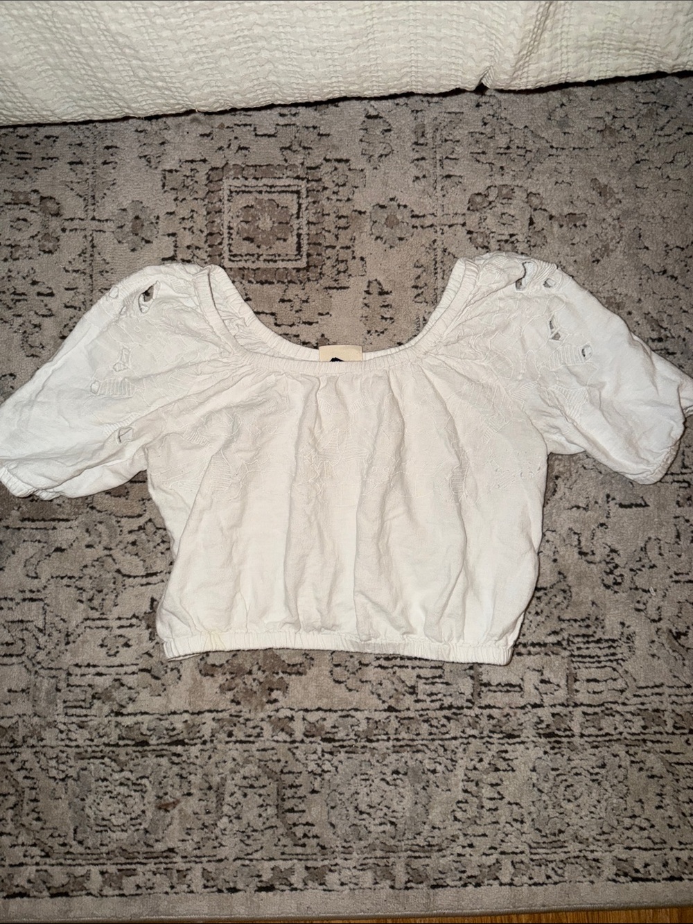 White universal thread Short Puff Sleeve Peasant Top